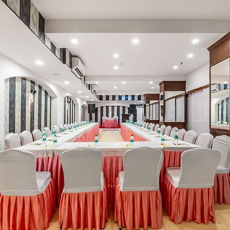 דלהי Hotel Nice Palace מראה חיצוני תמונה