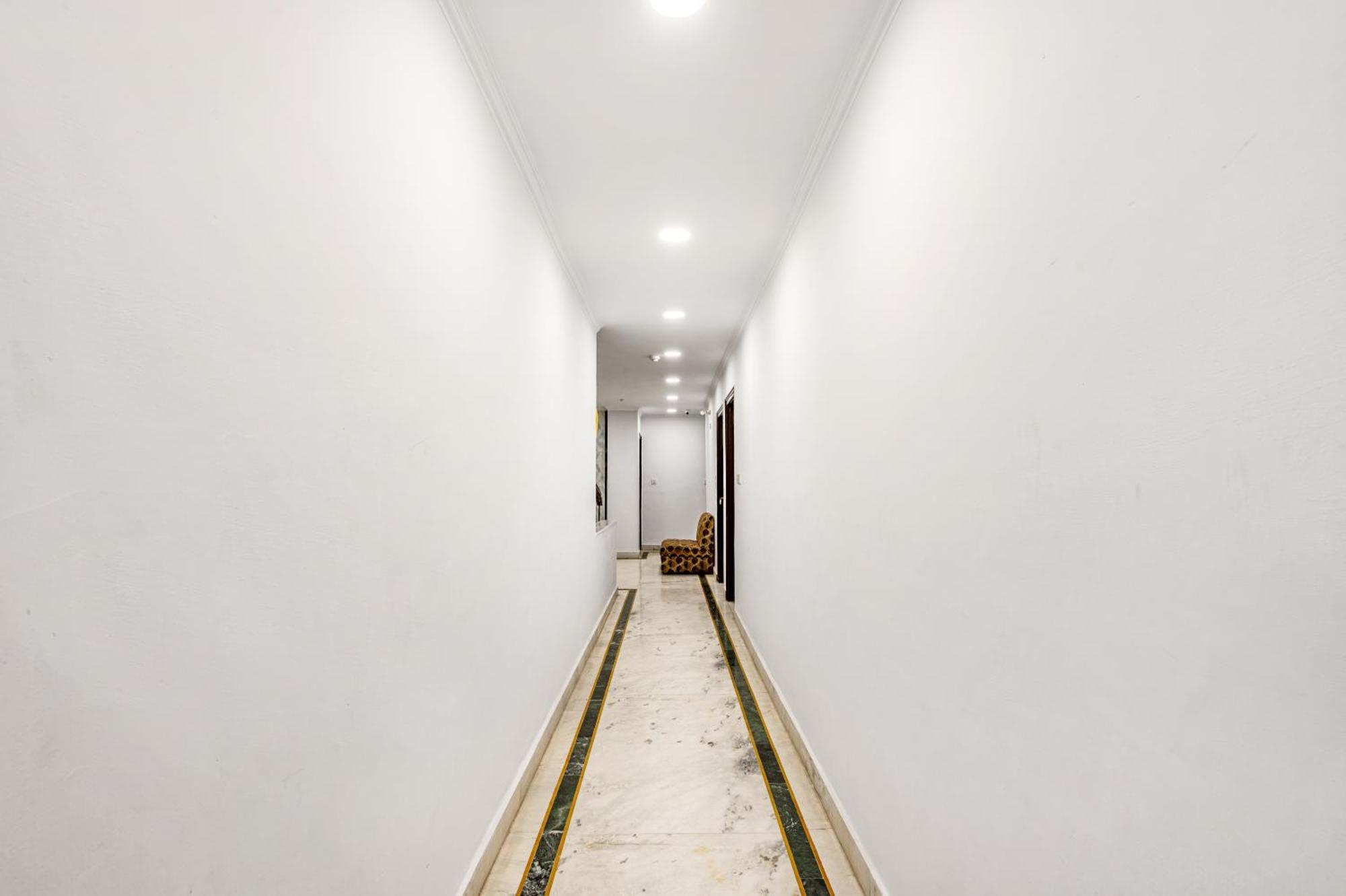 דלהי Hotel Nice Palace מראה חיצוני תמונה