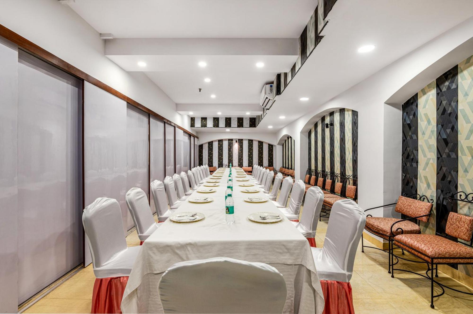 דלהי Hotel Nice Palace מראה חיצוני תמונה