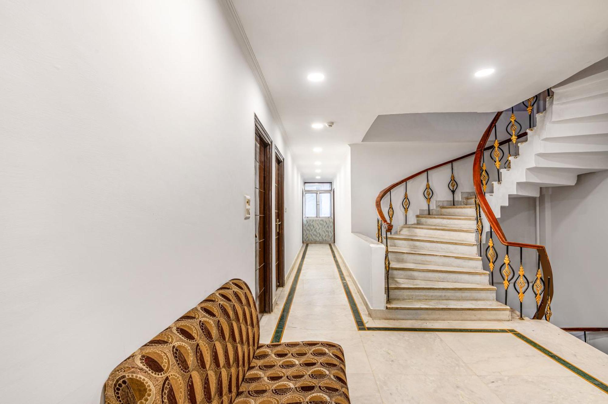 דלהי Hotel Nice Palace מראה חיצוני תמונה
